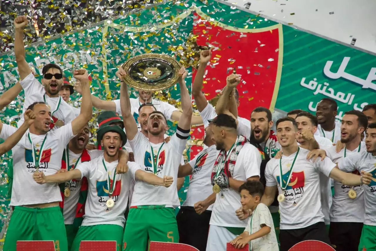 Ligue 1 Mobilis le MC Alger reçoit le bouclier de champion d Algérie