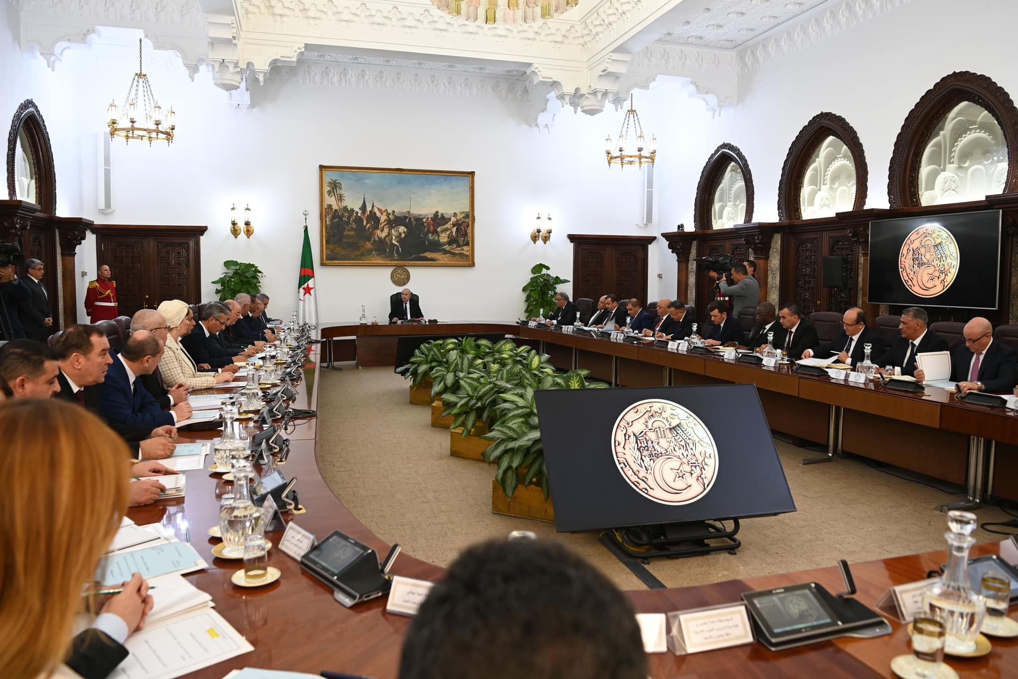 Réunion du Conseil des ministres : le président de la République donne ...