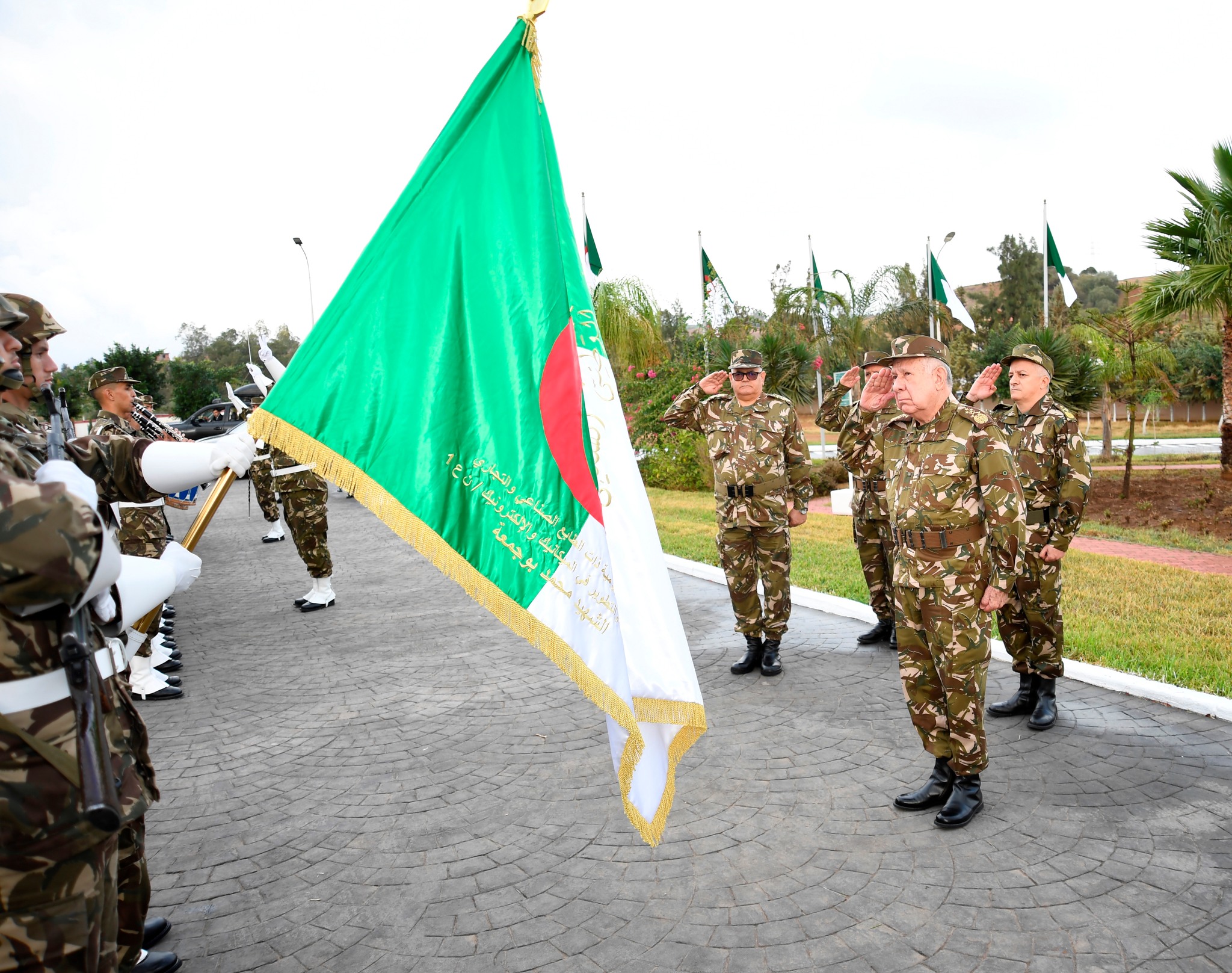 Le Général d Armée Saïd Chanegriha en visite de travail en 1ère Région