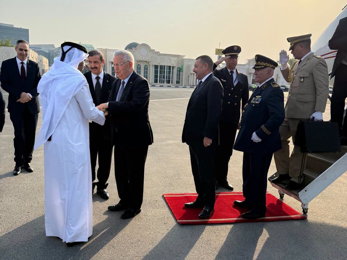 رئيس مجلس الأمة يحل بالدوحة لتقديم واجب العزاء في وفاة الأمير حمد بن خليفة آل ثاني