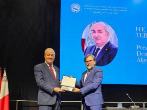 L'APM décerne son «Prix d'Excellence» au président de la République