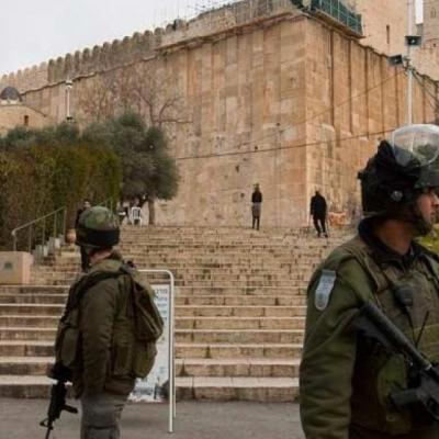 الاحتلال الصهيوني يغلق الحرم الإبراهيمي أمام المصلين المسلمين 