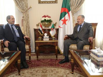  لقاء رئيس مجلس الأمة صالح قوجيل بوزير الخارجية و المغتربين للجمهورية العربية السورية فيصل المقداد