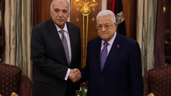 Ahmed Attaf reçu à Riyadh  par le président de l'autorité palestinienne Mahmoud Abbas