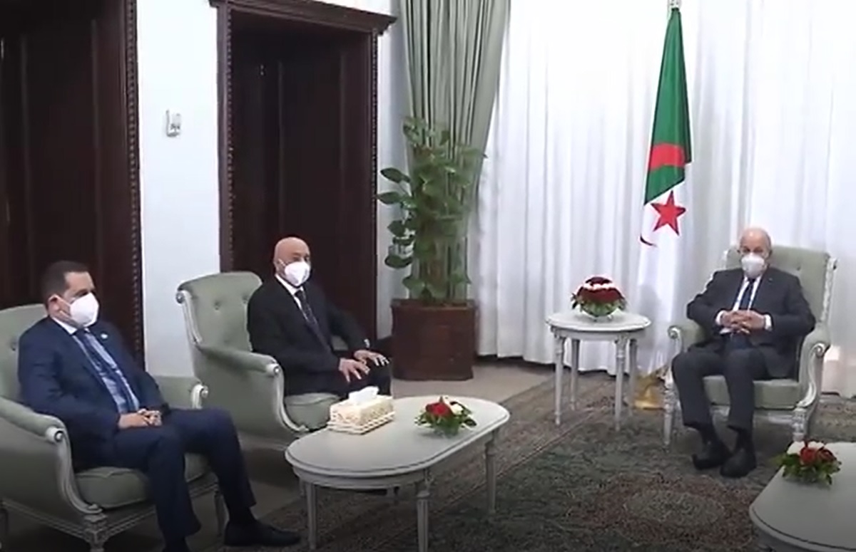 Le président de la République, M. Abdelmadjid Tebboune avec le président du Parlement libyen, Aguila Salah Isaa.
