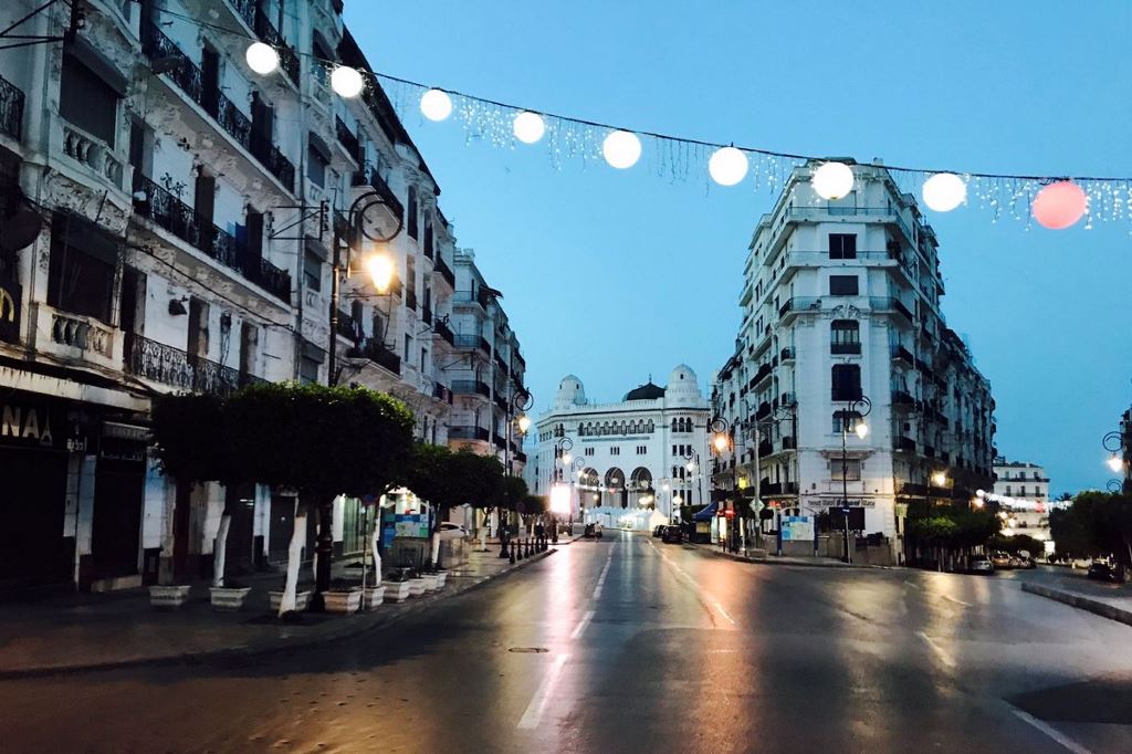 Confinement à Alger