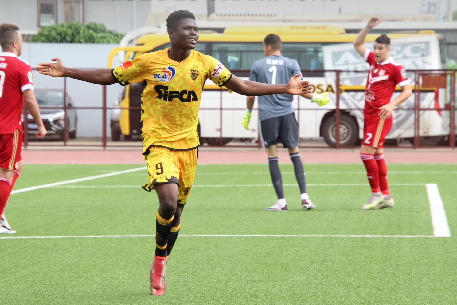 Photo du match entre les Ivoiriens de l'ASEC Mimosa et le CR Belouizdad
