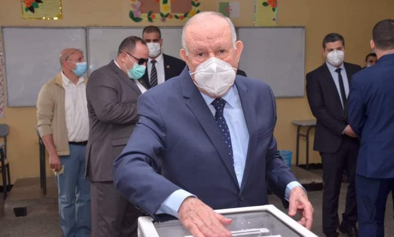 Locales du 27 novembre: le Général de corps d’Armée Saïd Chanegriha accomplit son devoir électoral