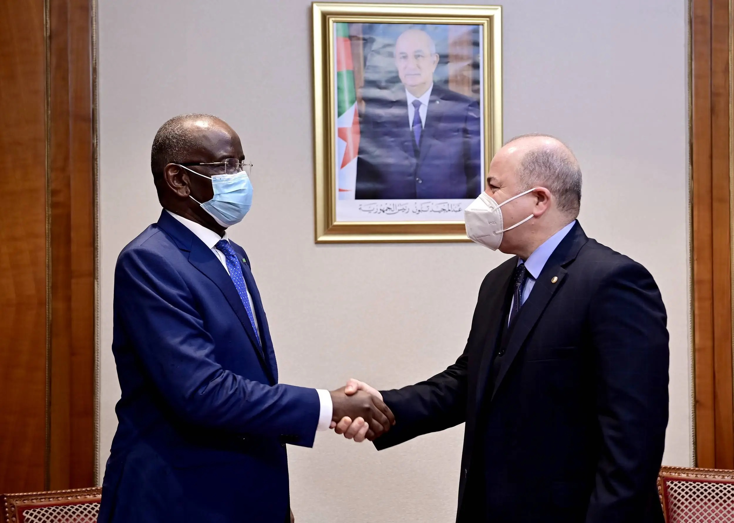 الوزير الأول يستقبل وزير الداخلية واللامركزية بالجمهورية الإسلامية الموريتانية