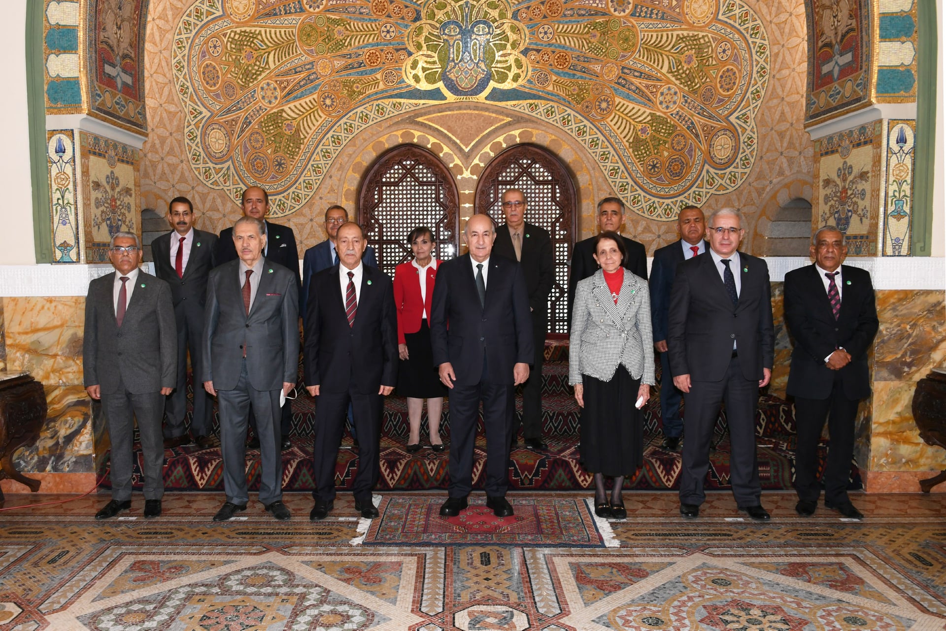 e Président Tebboune reçoit les membres de la Cour constitutionnelle