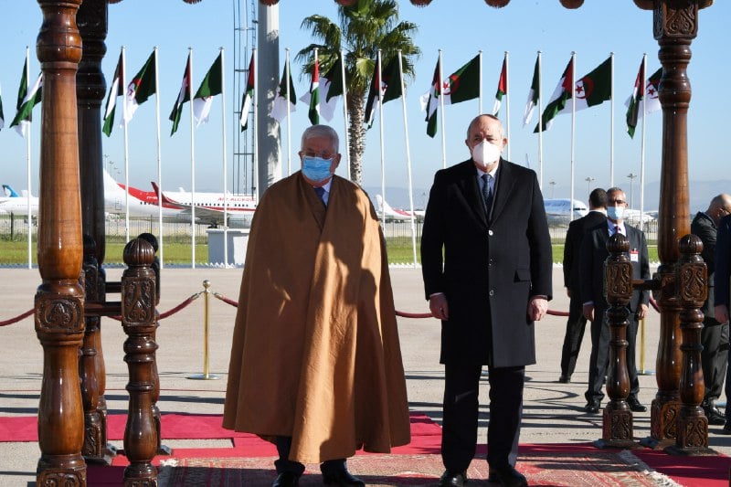 Le président de l'Etat de Palestine Mahmoud Abbas quitte Alger