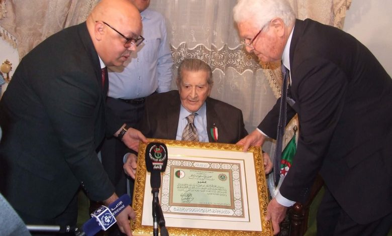 Le moudjahid Sid Ali Abdelhamid décoré
