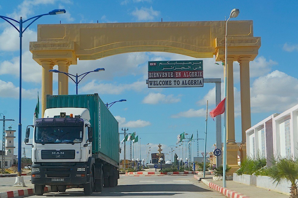 Poste frontalier terrestre «Chahid Mustapha Ben Boulaïd» dans la wilaya de Tindouf