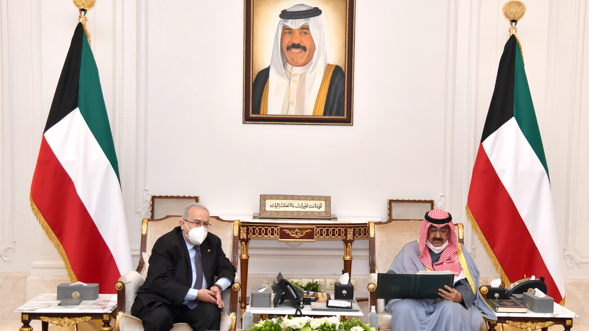 لعمامرة يسلم رسالة من تبون إلى أمير الكويت