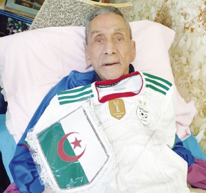 لاعب فريق جبهة التحرير الوطني المجاهد عبد الكريم كروم