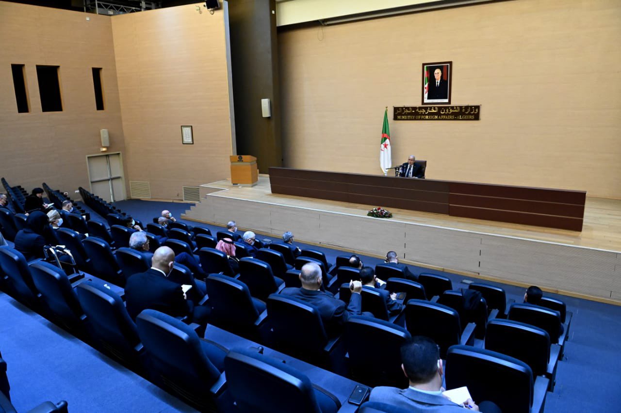 لقاء وزير الخلاجية لعمامرة مع السفراء العرب لقاء وزير الخلاجية لعمامرة مع السفراء العرب