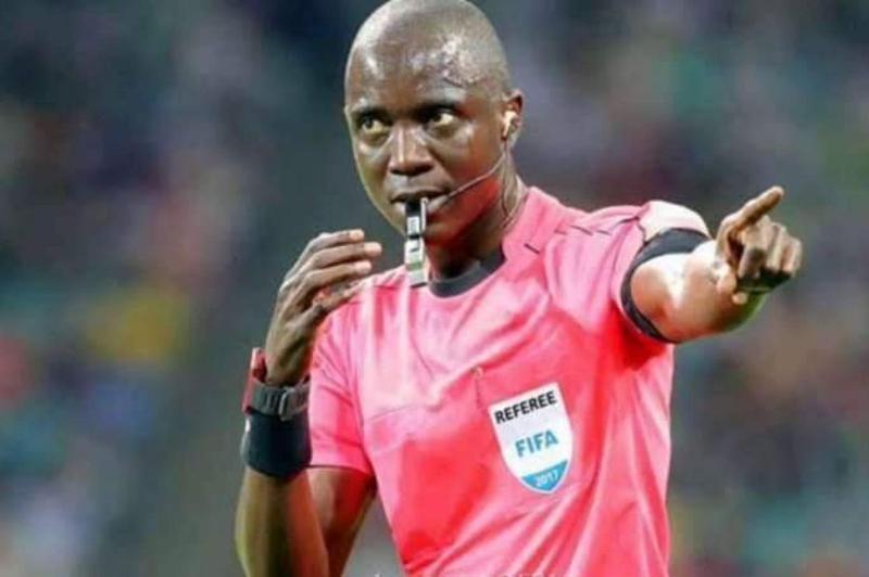 الحكم الغامبي بكاري غاساما مباراة الجزائر- كوت ديفوار