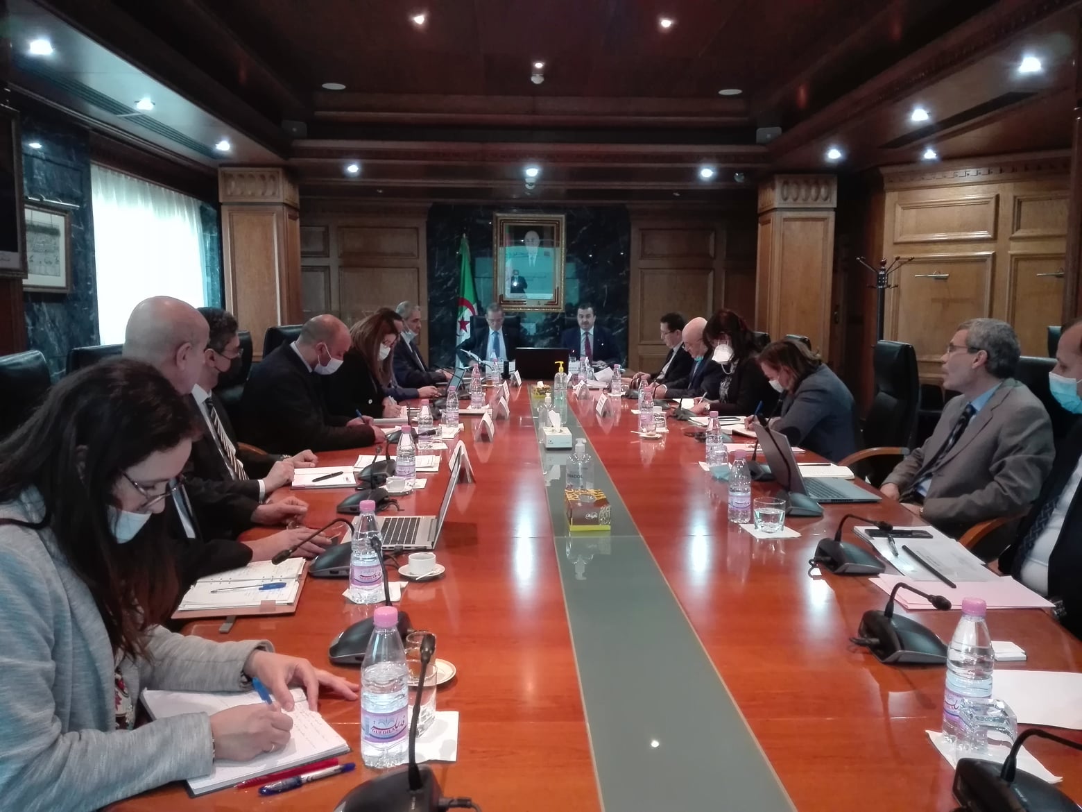 وزارة الطاقة-ربط المستثمرات الفلاحية بالكهرباء