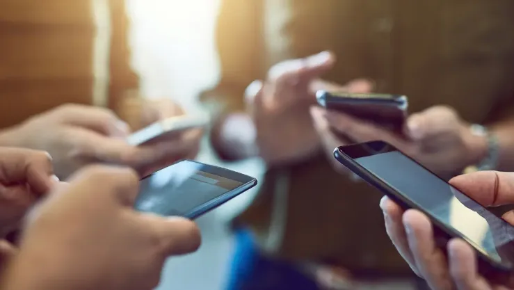 الهاتف النقال