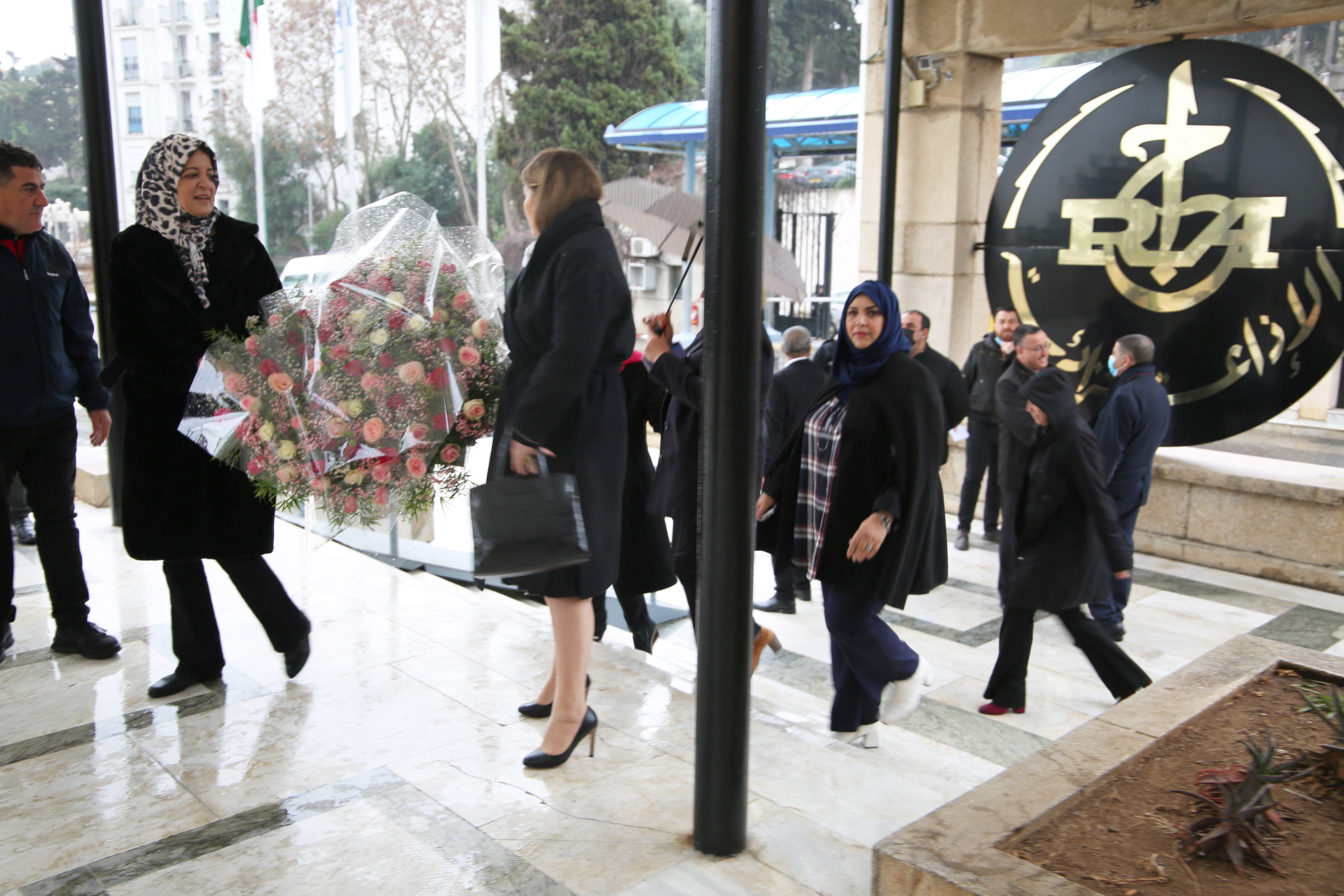 وقفة ترحم على شهداء تحطم طائرة بفييتنام