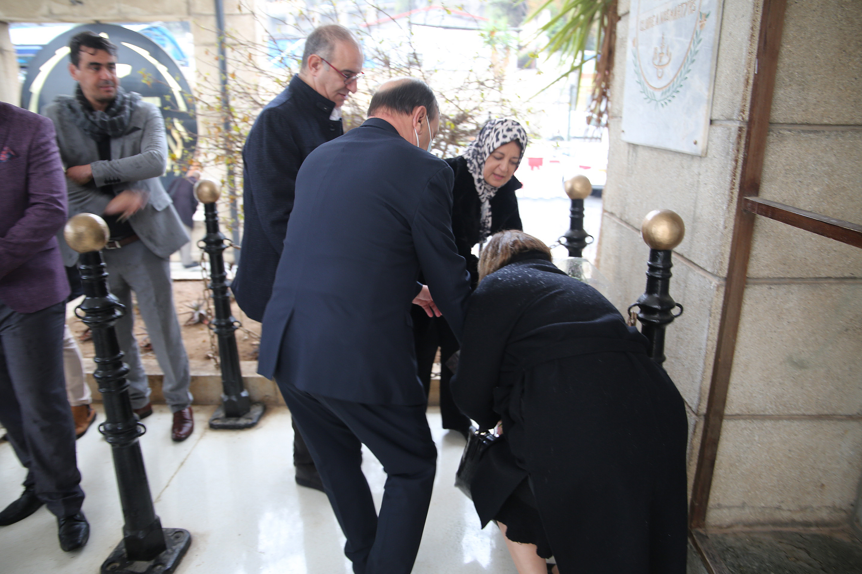 وقفة ترحم على شهداء تحطم طائرة بفييتنام