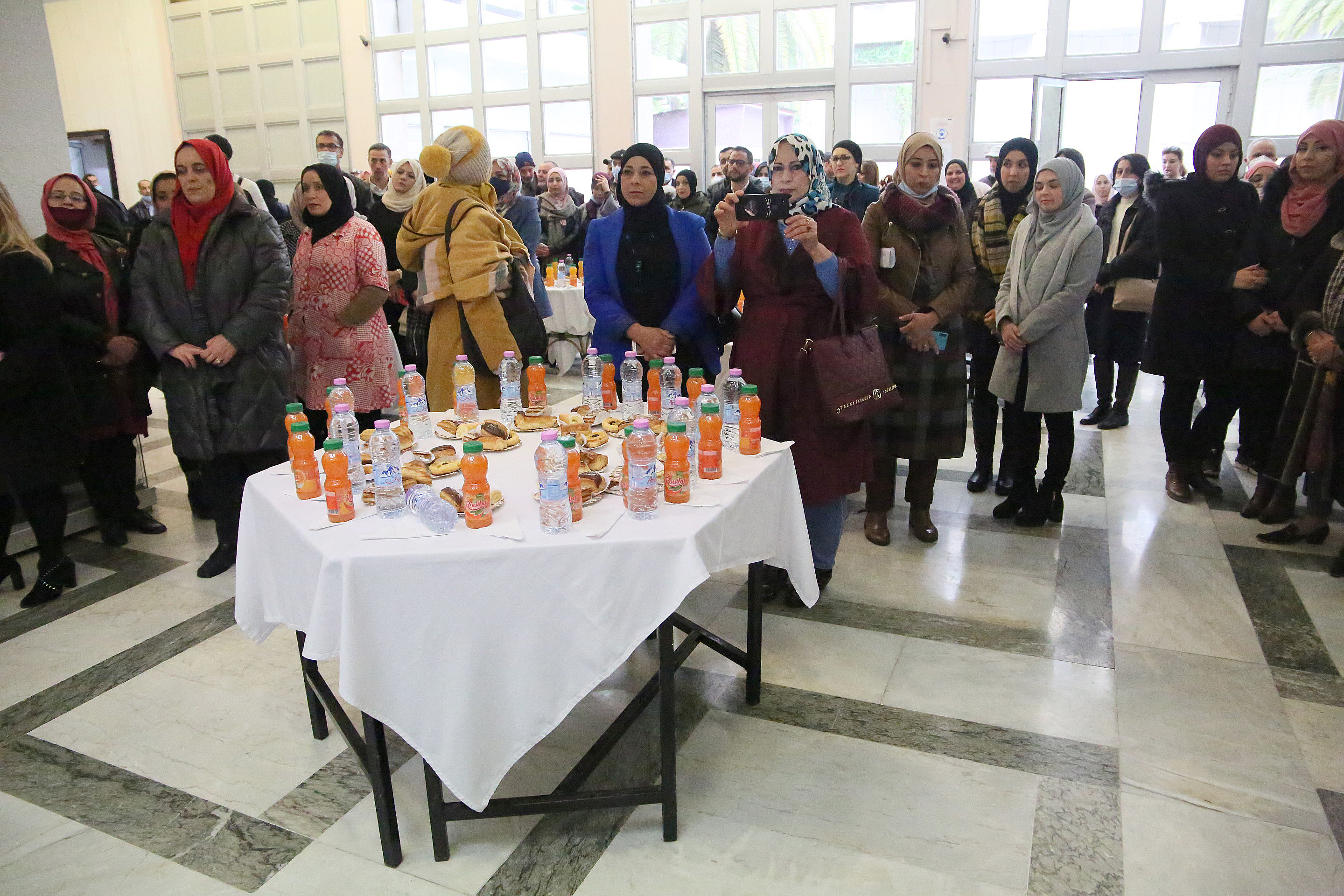 الإذاعة الجزائرية تحتفي بعاملات المؤسسة