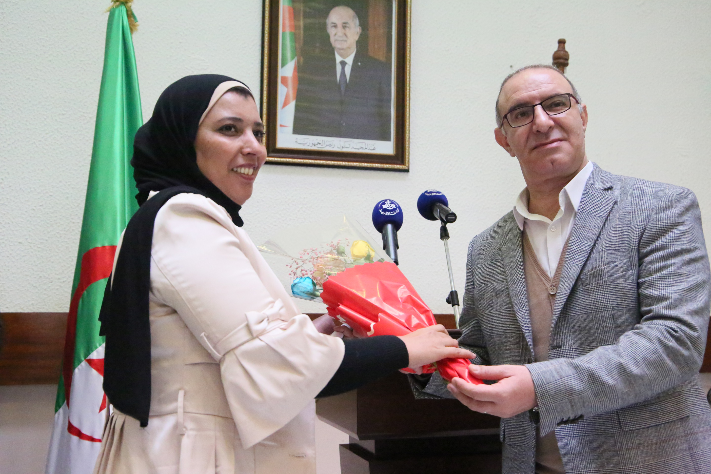 الإذاعة الجزائرية تحتفي بعاملات المؤسسة