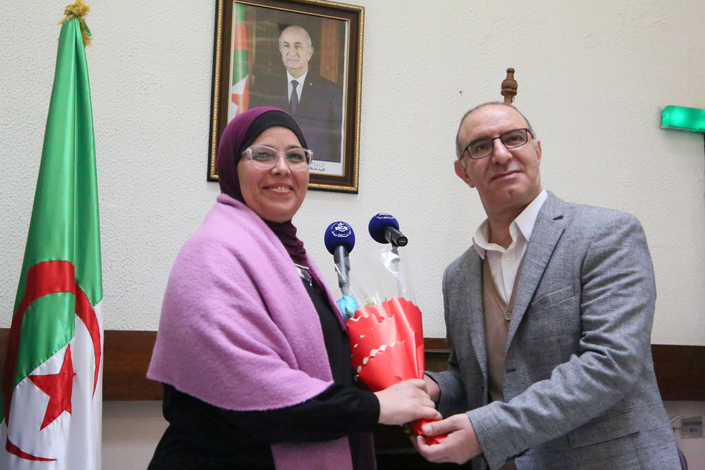 الإذاعة الجزائرية تحتفي بعاملات المؤسسة