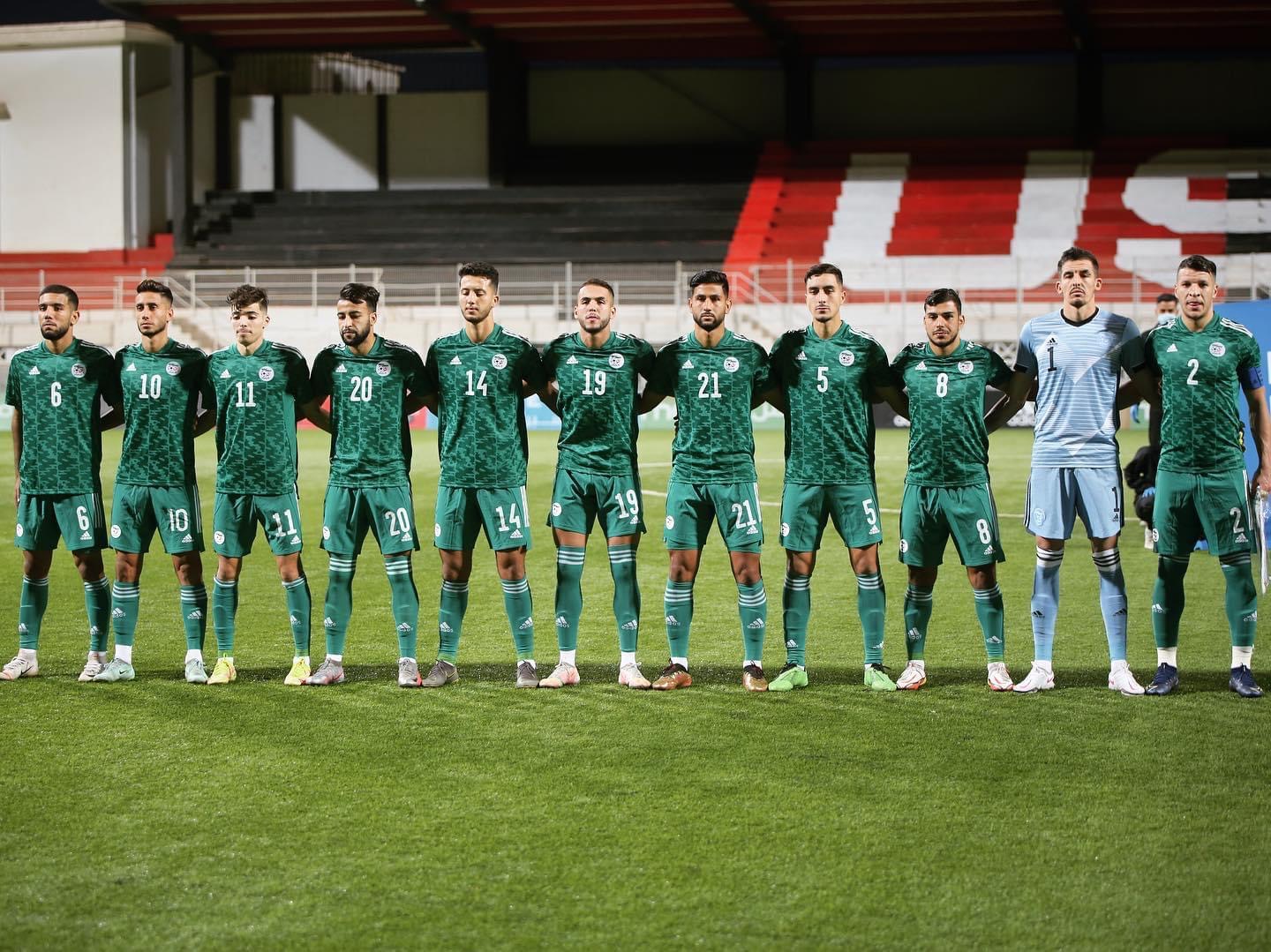 Equipe nationale de football des locaux