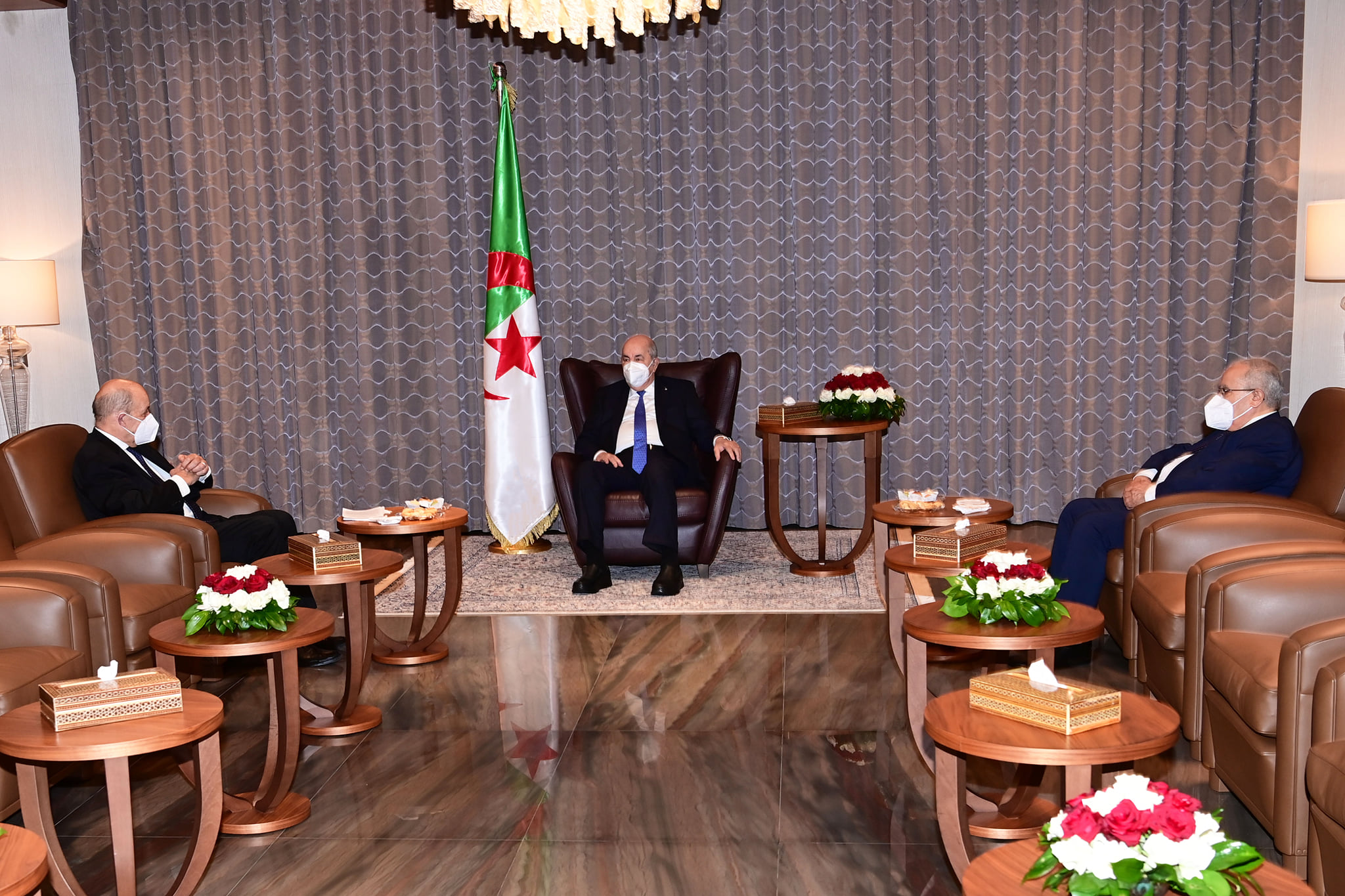 الرئيس تبون يستقبل وزير الخارجية الفرنسي