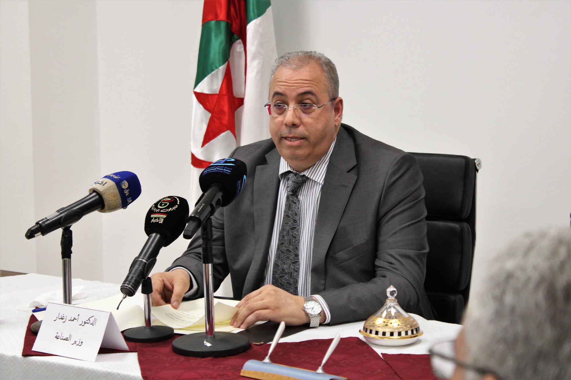 وزير الصناعة