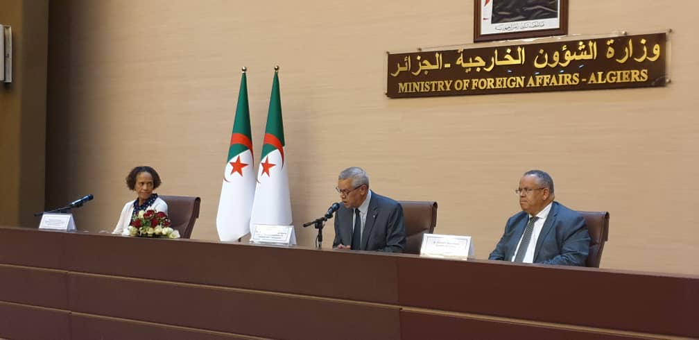 ندوة بوزارة الخارجية و الجالية الوطنية بالخارج