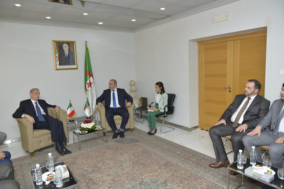 جانب من لقاء زغدار مع الوفد الايطالي