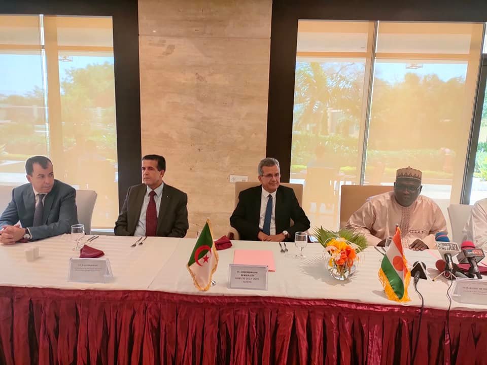 بن بوزيد في جلسة عمل مع نظيره النيجري