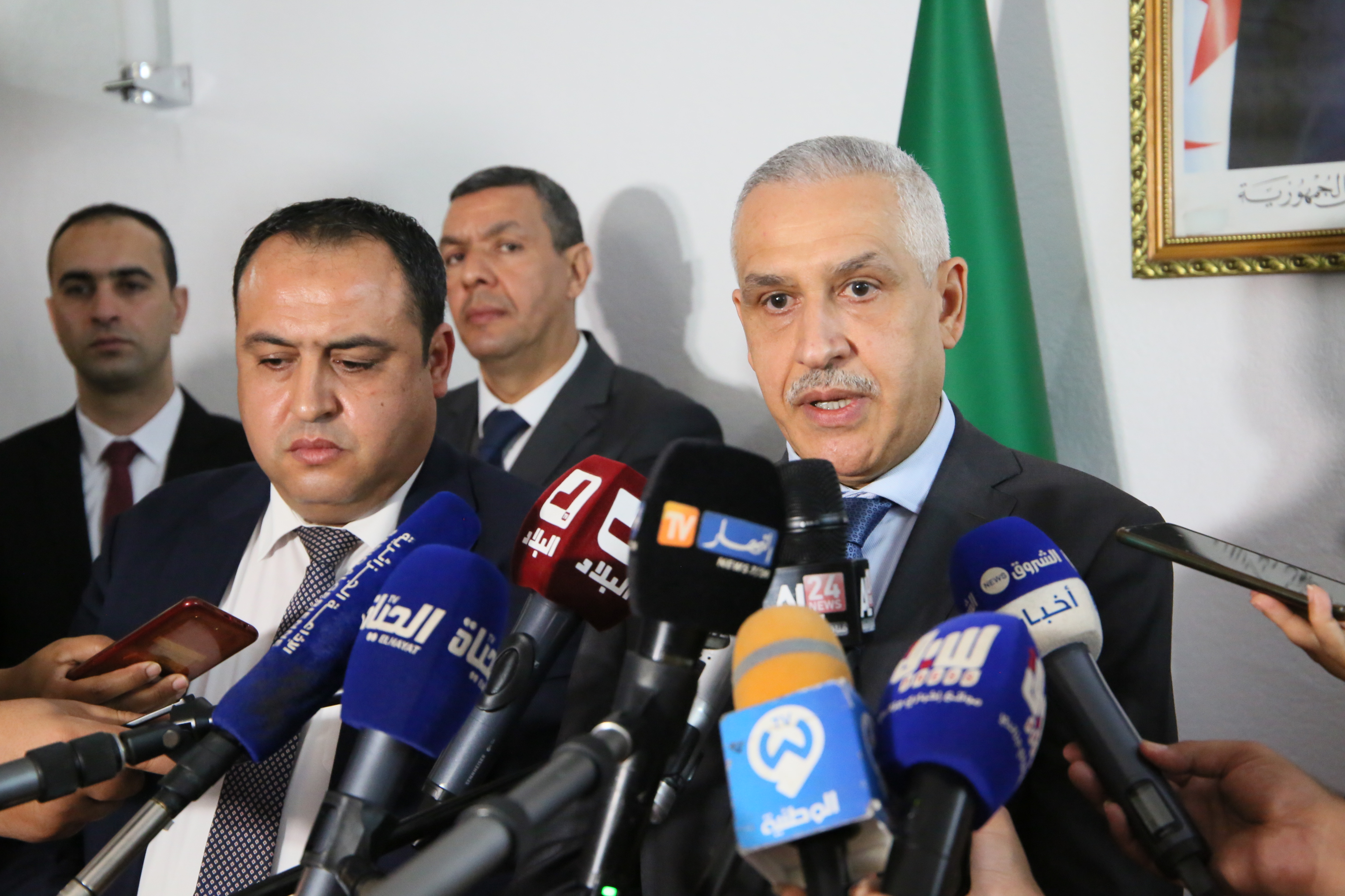 وزير النقل والرئيس المدير العام للجوية الجزائرية