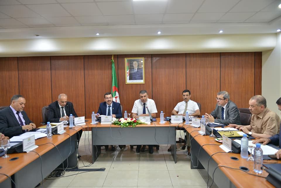 لجنة الشؤون الاقتصادية تواصل اجتماعاتها حول مشروع  القانون المتعلق بالاستثمار