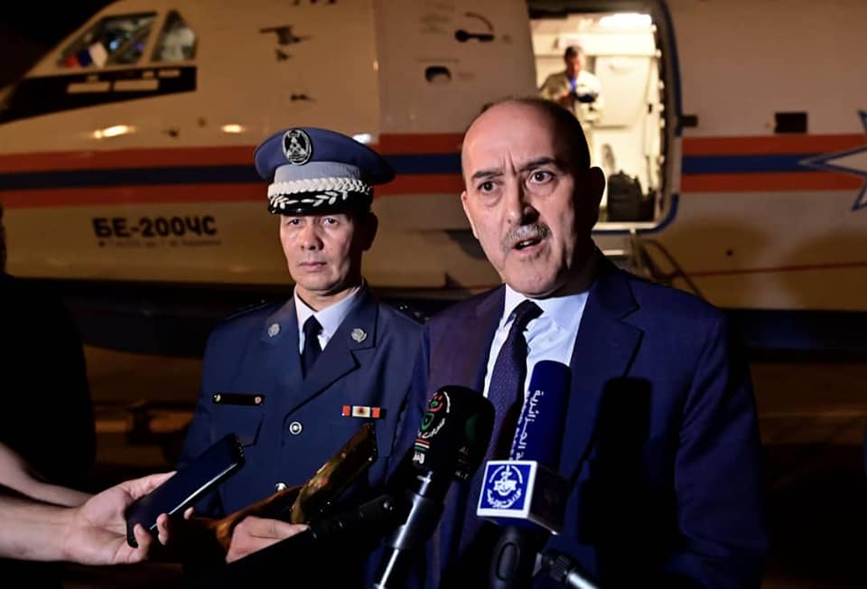 Le ministre de l'intérieur à l'accueil du Bombardier-B200 à l'aéroport d'Alger