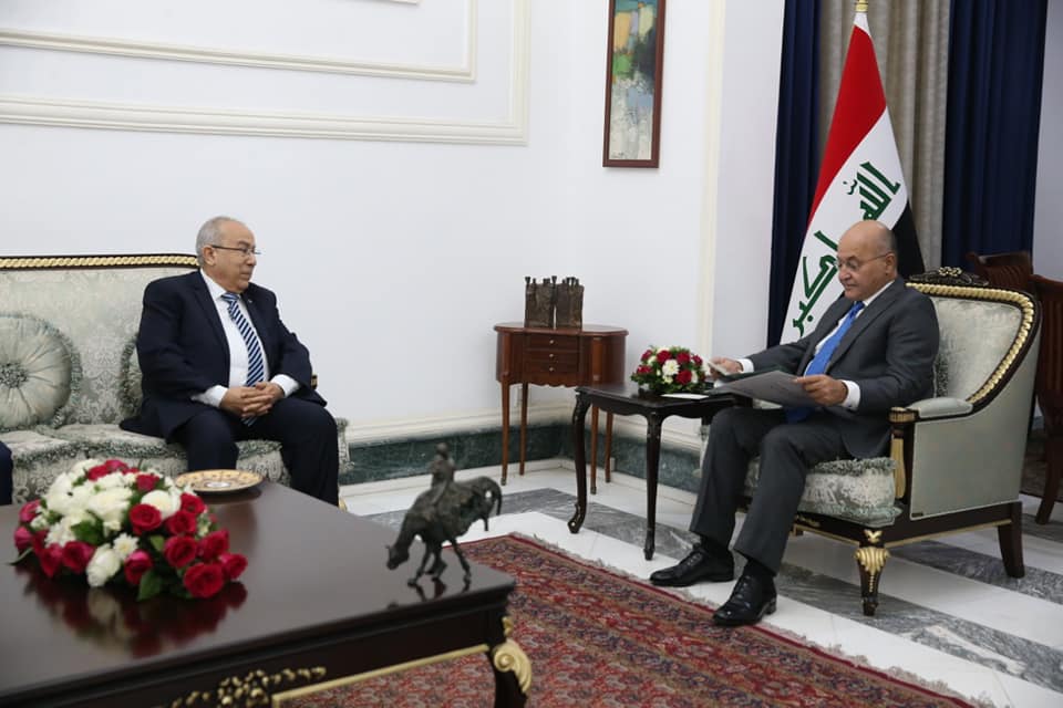 السيد لعمامرة يسلّم الرئيس العراقي رسالة خطية من الرئيس عبد المجيد تبون