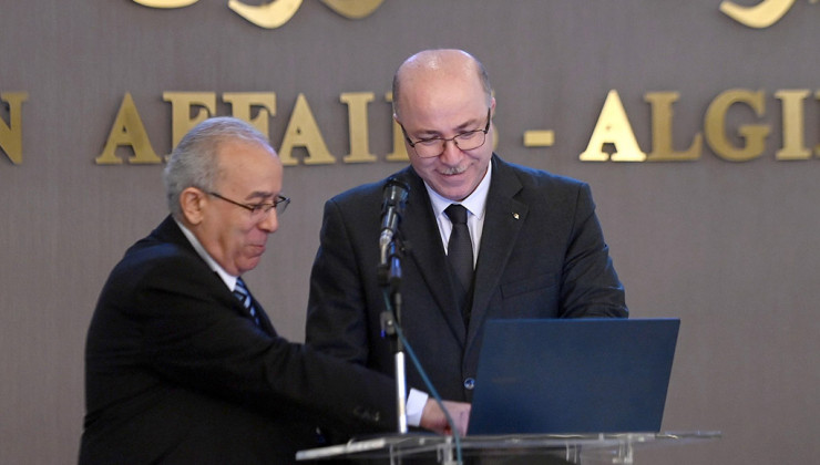 Lancement de la plate-forme du Sommet arabe