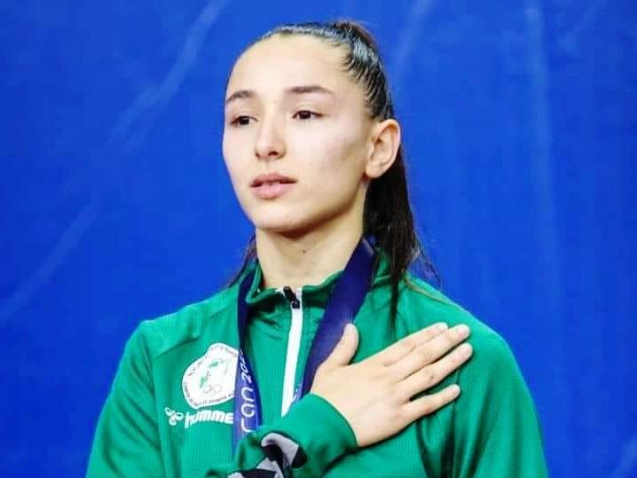 كاراتي دو  سيليا ويكان