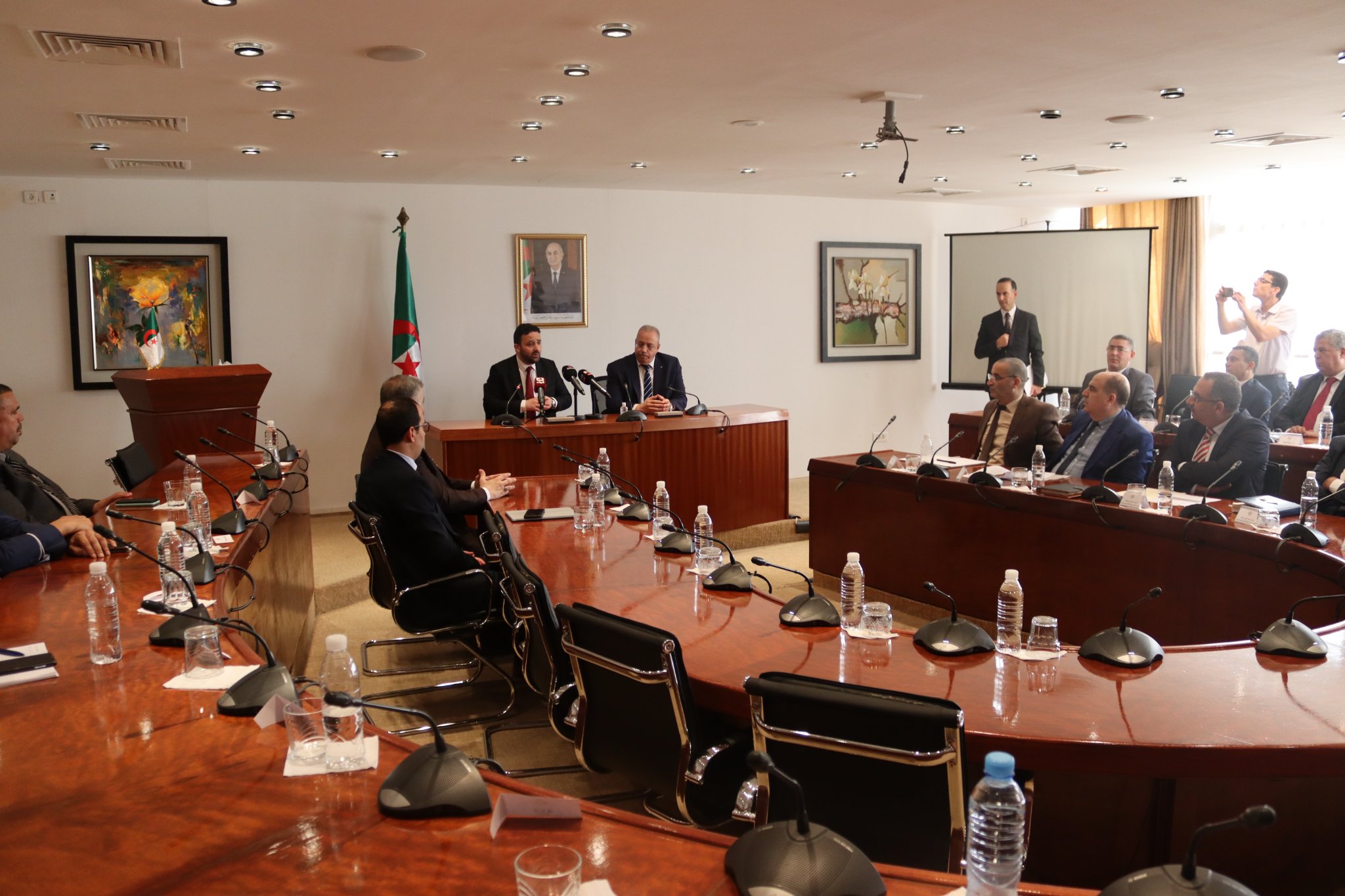 وكالة "أناد" توقع اتفاقيتين مع المجمعين الصناعيين "جيتكس" و"أ سي اس"