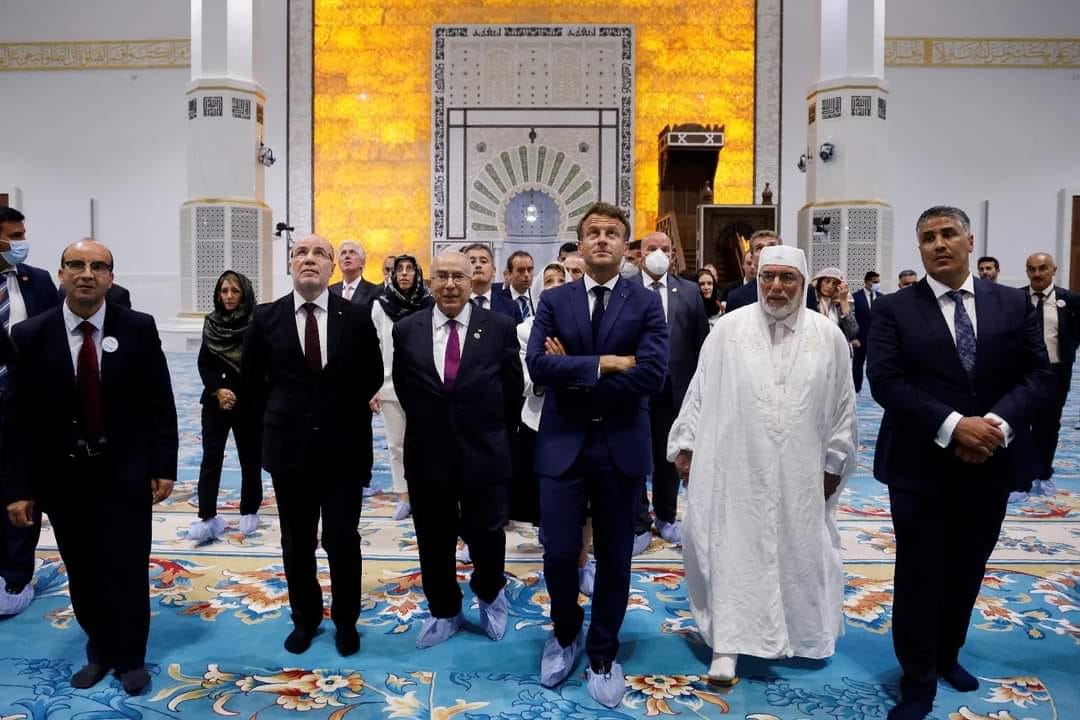 ماكرون في جامع الجزائر