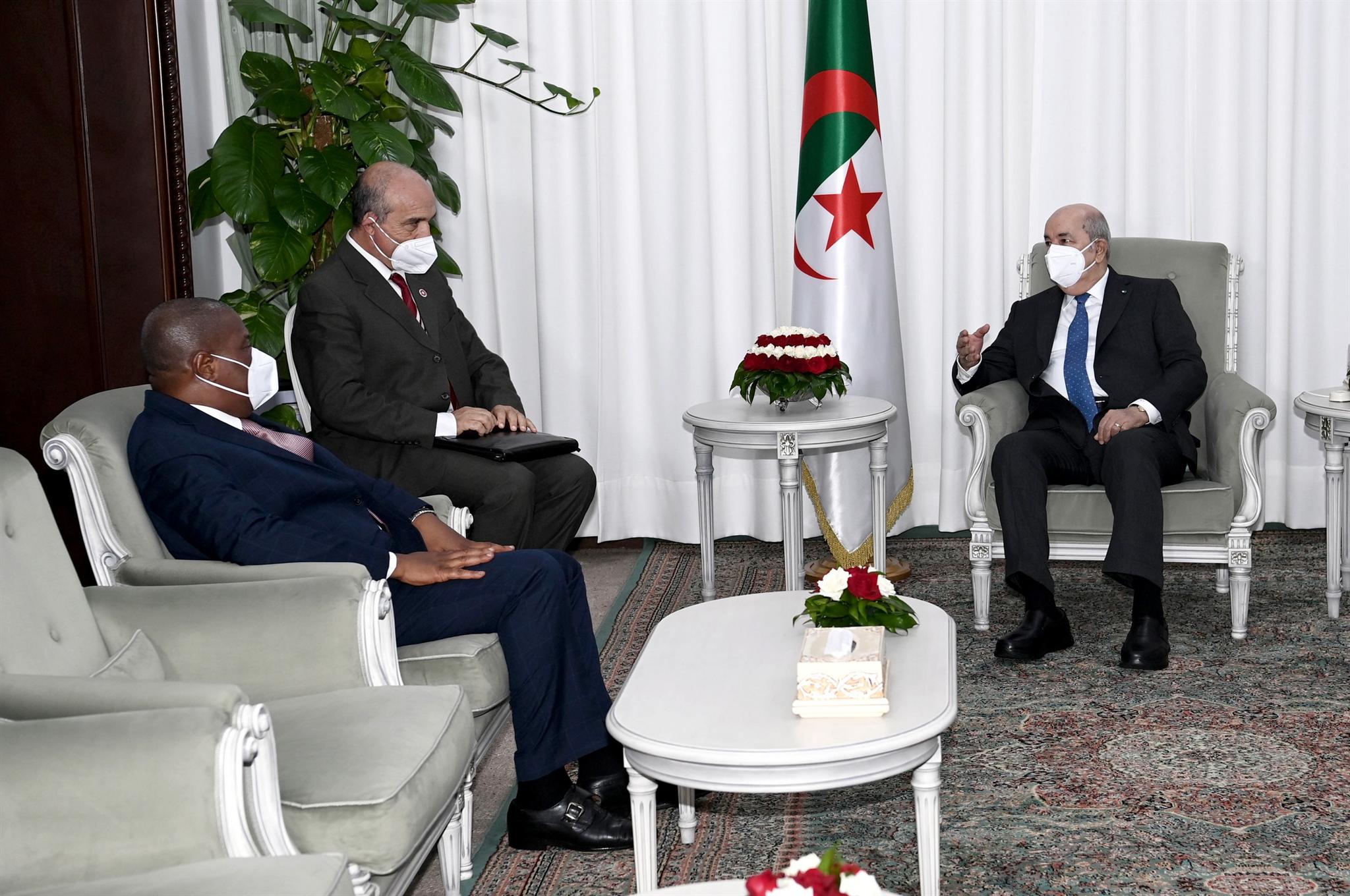 رئيس الجمهورية يستقبل سفير غانا بالجزائر