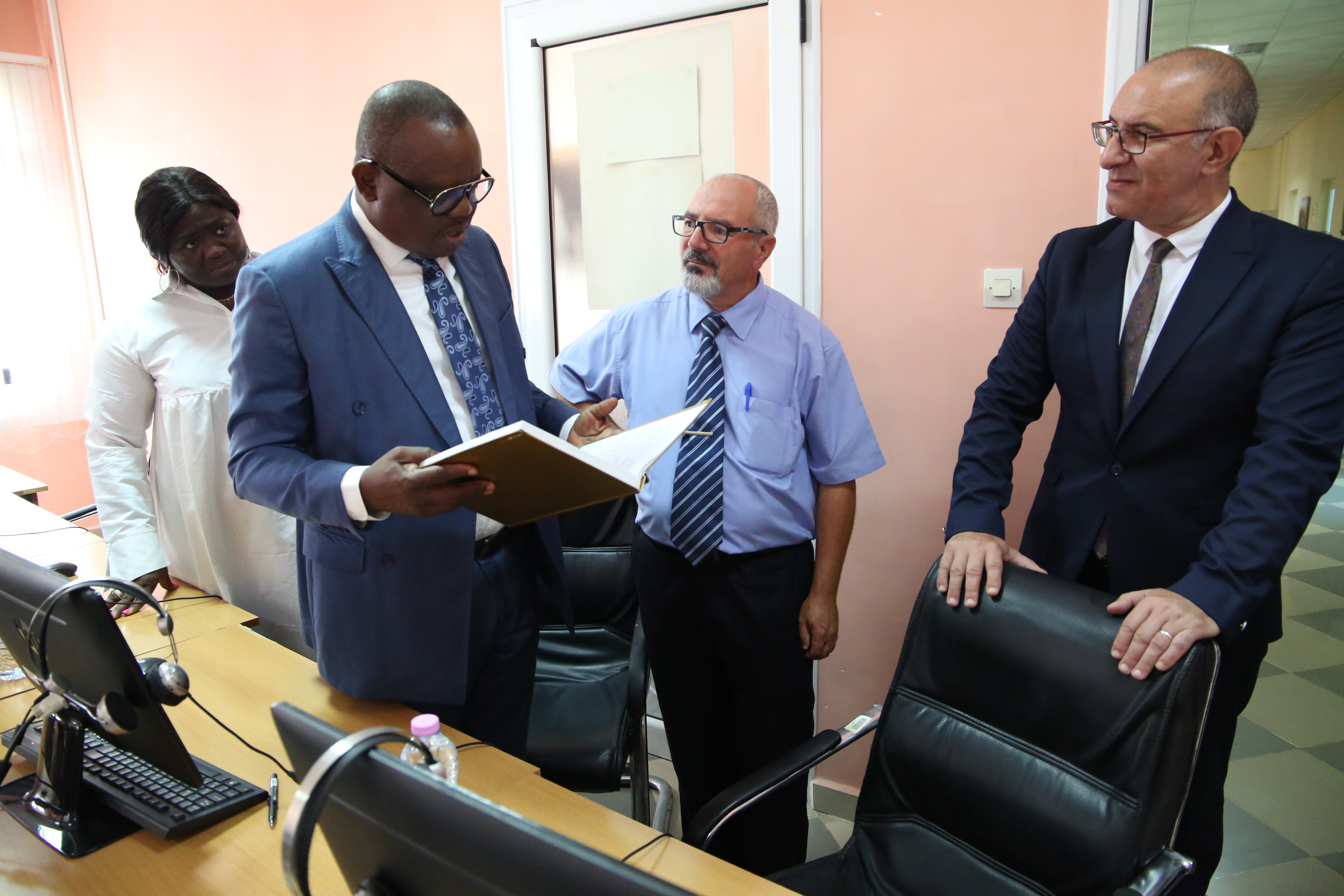 الإذاعة الجزائرية