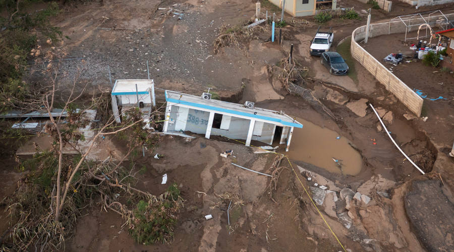 العاصفة فيونا