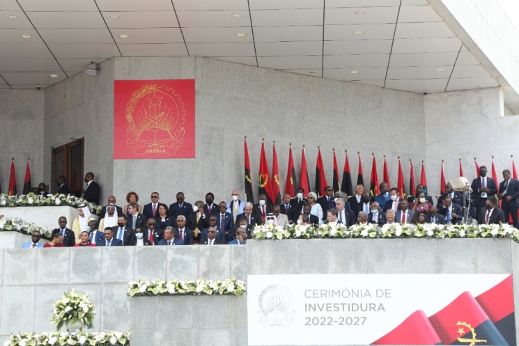 الرئيس الصحراوي-مراسم تنصيب الرئيس الأنغولي