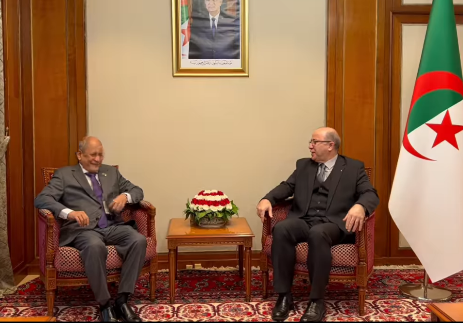 الوزير الأول يستقبل وزير الصيد والاقتصاد البحري الموريتاني