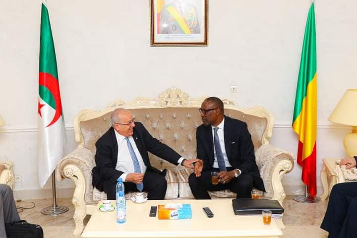 لعمامرة يترأس مع نظيره المالي اشغال الدورة ال18 للجنة الثنائية الاستراتيجية بباماكو 