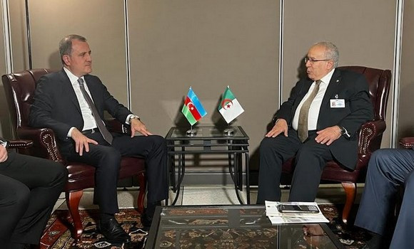 لعمامرة يجري محادثات ثنائية مع العديد  من نظرائه 