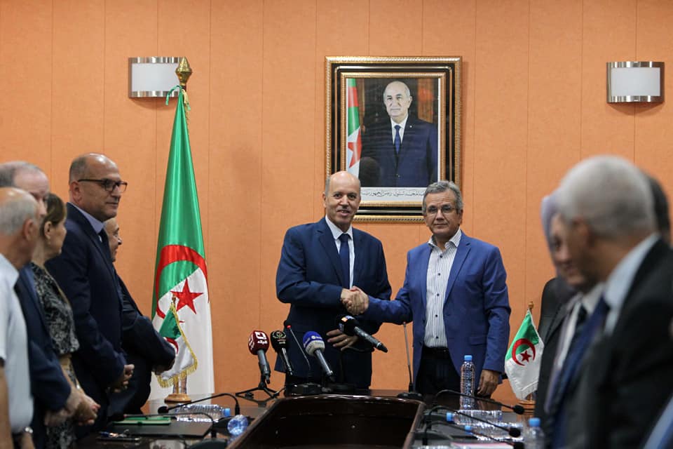 السيد عبد الحق سايحي يتسلم مهامه الجديدة على رأس وزارة الصحة 